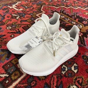 Adidas swift White Sneakers